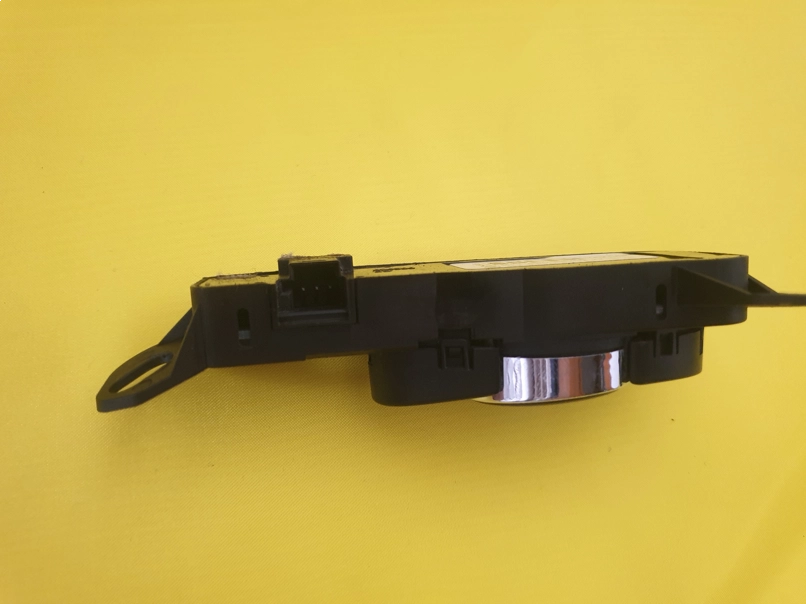 resimler/genel/Mercedes w211 e200 ayna ayar butonu orjinal ÇIKMA 2118208510